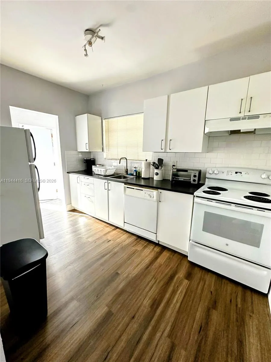 Unit 1 Kitchen