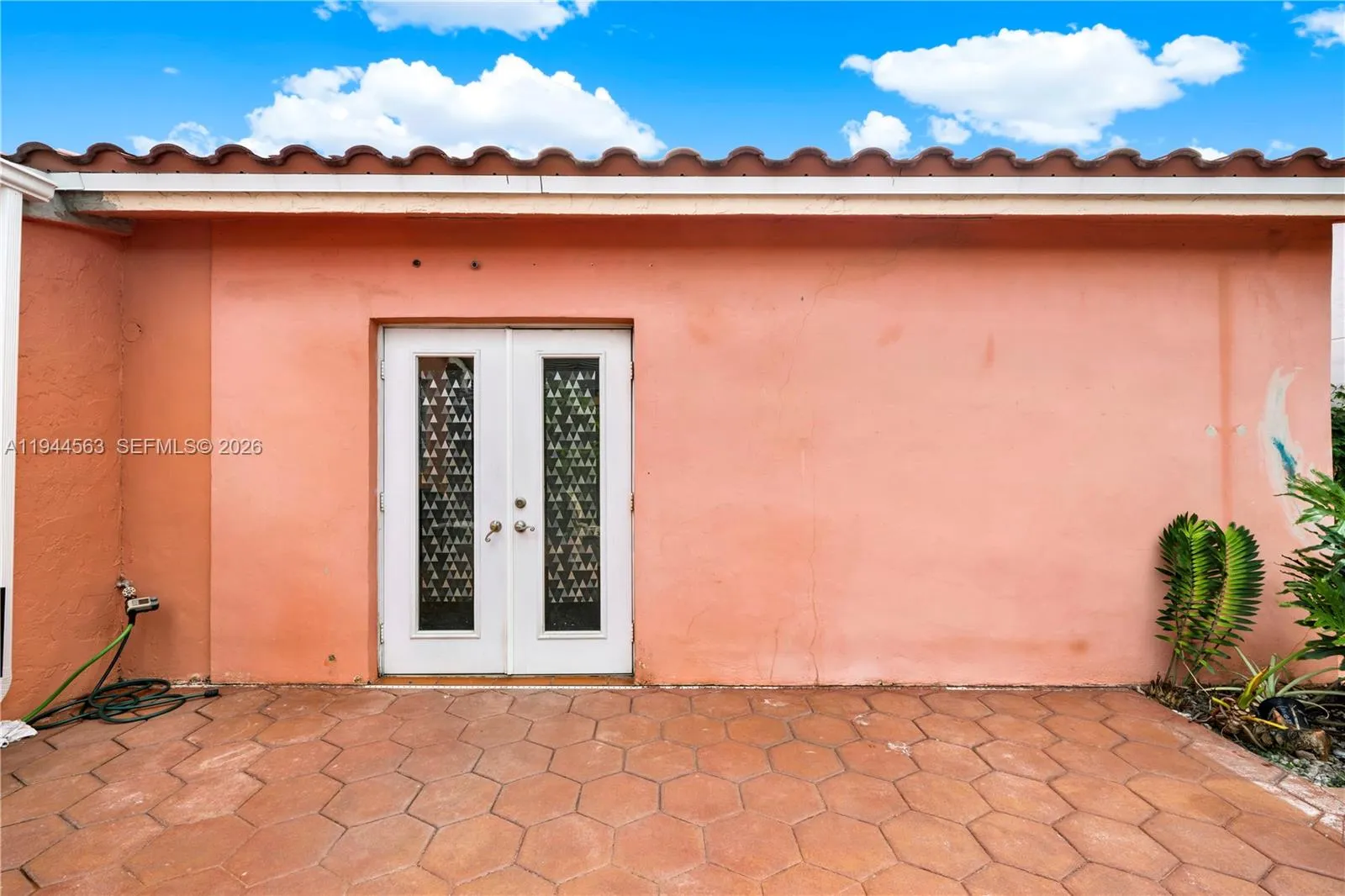 14643 Sw 51st St Rear, Miami, Florida 33175, Miami, Florida 33175, 1 Bedroom Bedrooms, ,1 BathroomBathrooms,Residential Lease,For Rent,14643 Sw 51st St Rear, Miami, Florida 33175,A11944563