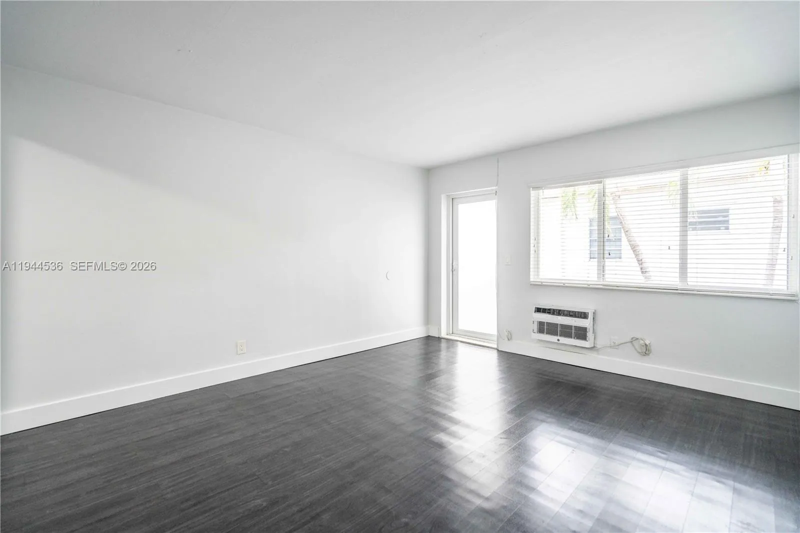 7311 Byron Ave 15, Miami Beach, Florida 33141, Miami Beach, Florida 33141, ,1 BathroomBathrooms,Residential Lease,For Rent,7311 Byron Ave 15, Miami Beach, Florida 33141,A11944536