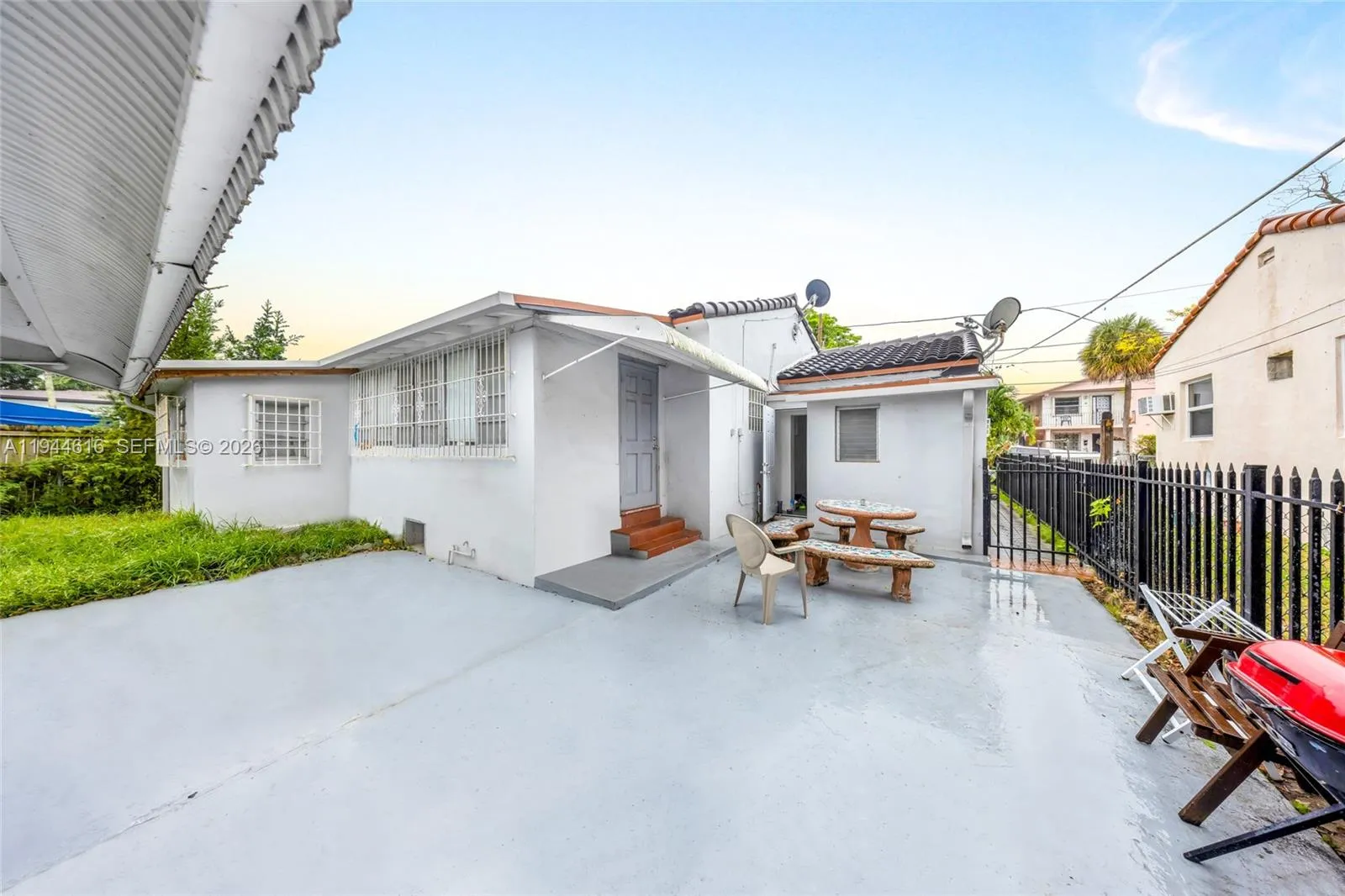 943 Sw 9th Ave, Miami, Florida 33130, Miami, Florida 33130, ,Residential Income,For Sale,943 Sw 9th Ave, Miami, Florida 33130,A11944616