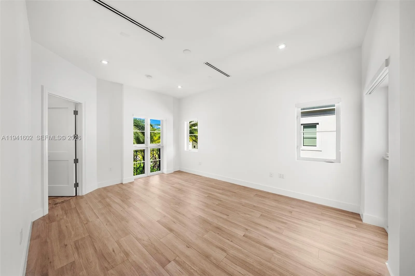 315 Santander Ave 311, Coral Gables, Florida 33134, Coral Gables, Florida 33134, 4 Bedrooms Bedrooms, ,3 BathroomsBathrooms,Residential,For Sale,315 Santander Ave 311, Coral Gables, Florida 33134,A11941602