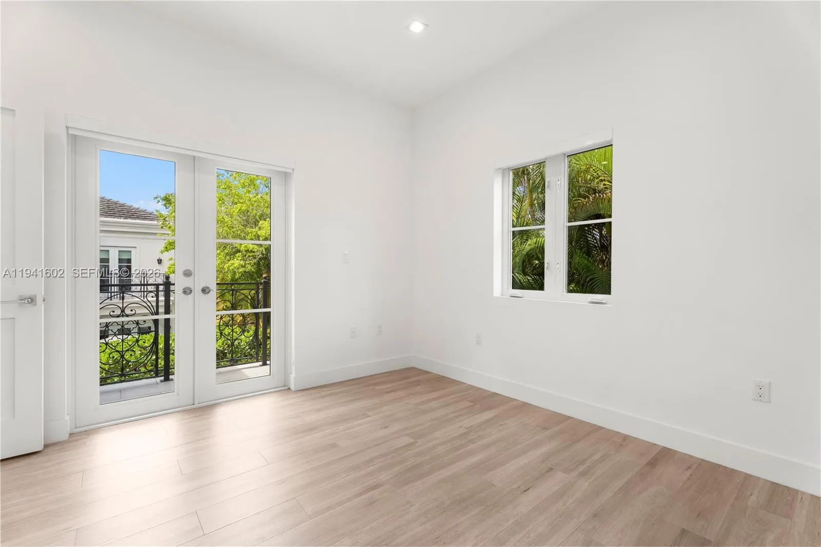 315 Santander Ave 311, Coral Gables, Florida 33134, Coral Gables, Florida 33134, 4 Bedrooms Bedrooms, ,3 BathroomsBathrooms,Residential,For Sale,315 Santander Ave 311, Coral Gables, Florida 33134,A11941602