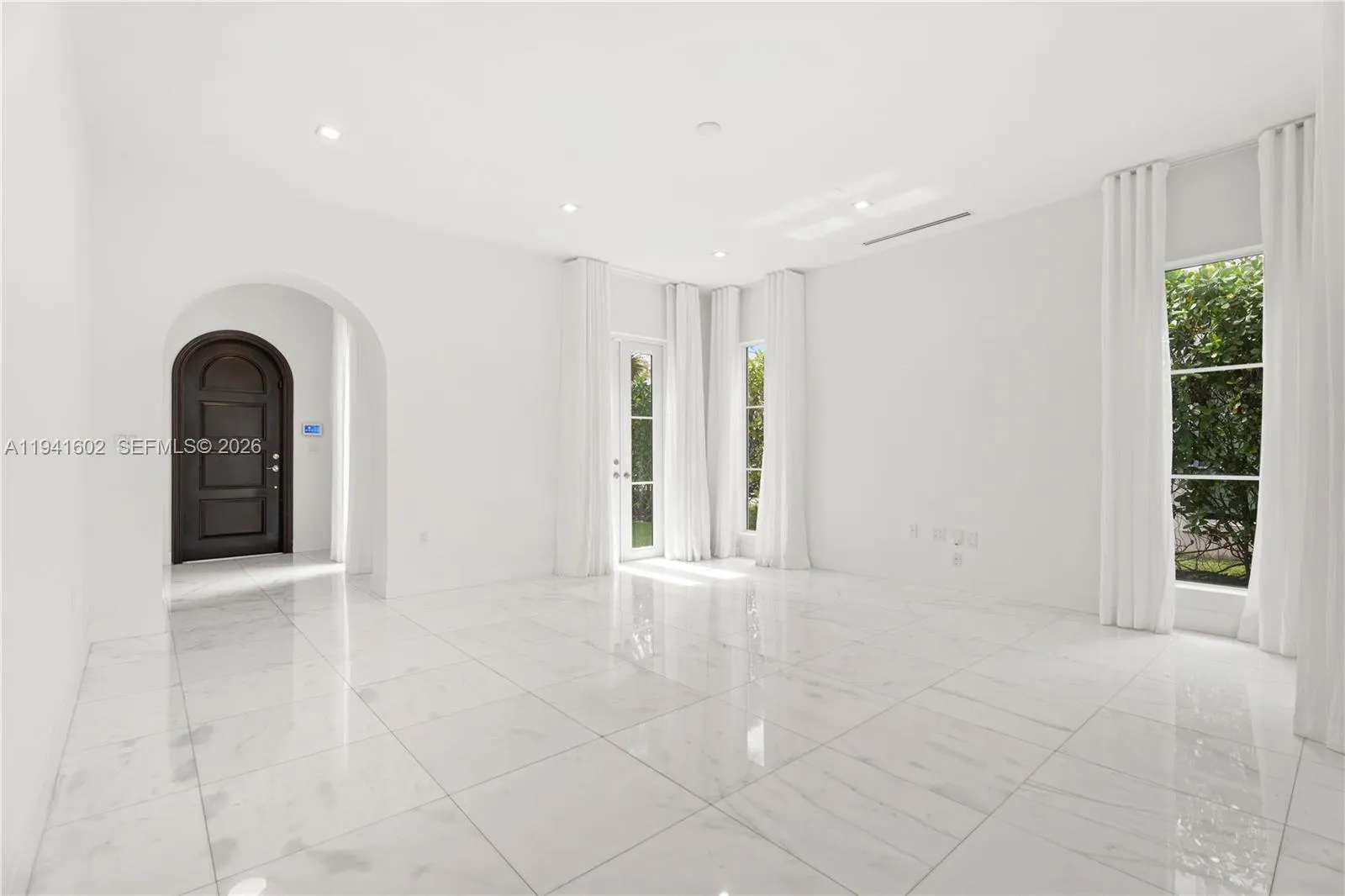 315 Santander Ave 311, Coral Gables, Florida 33134, Coral Gables, Florida 33134, 4 Bedrooms Bedrooms, ,3 BathroomsBathrooms,Residential,For Sale,315 Santander Ave 311, Coral Gables, Florida 33134,A11941602