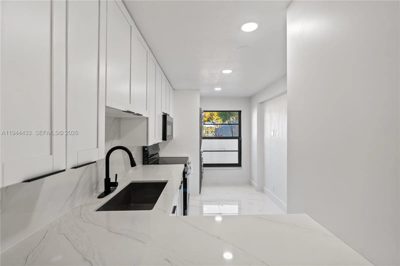 9740 Nw 10th St 82, Pembroke Pines, Florida 33024, Pembroke Pines, Florida 33024, 2 Bedrooms Bedrooms, ,2 BathroomsBathrooms,Residential,For Sale,9740 Nw 10th St 82, Pembroke Pines, Florida 33024,A11944433