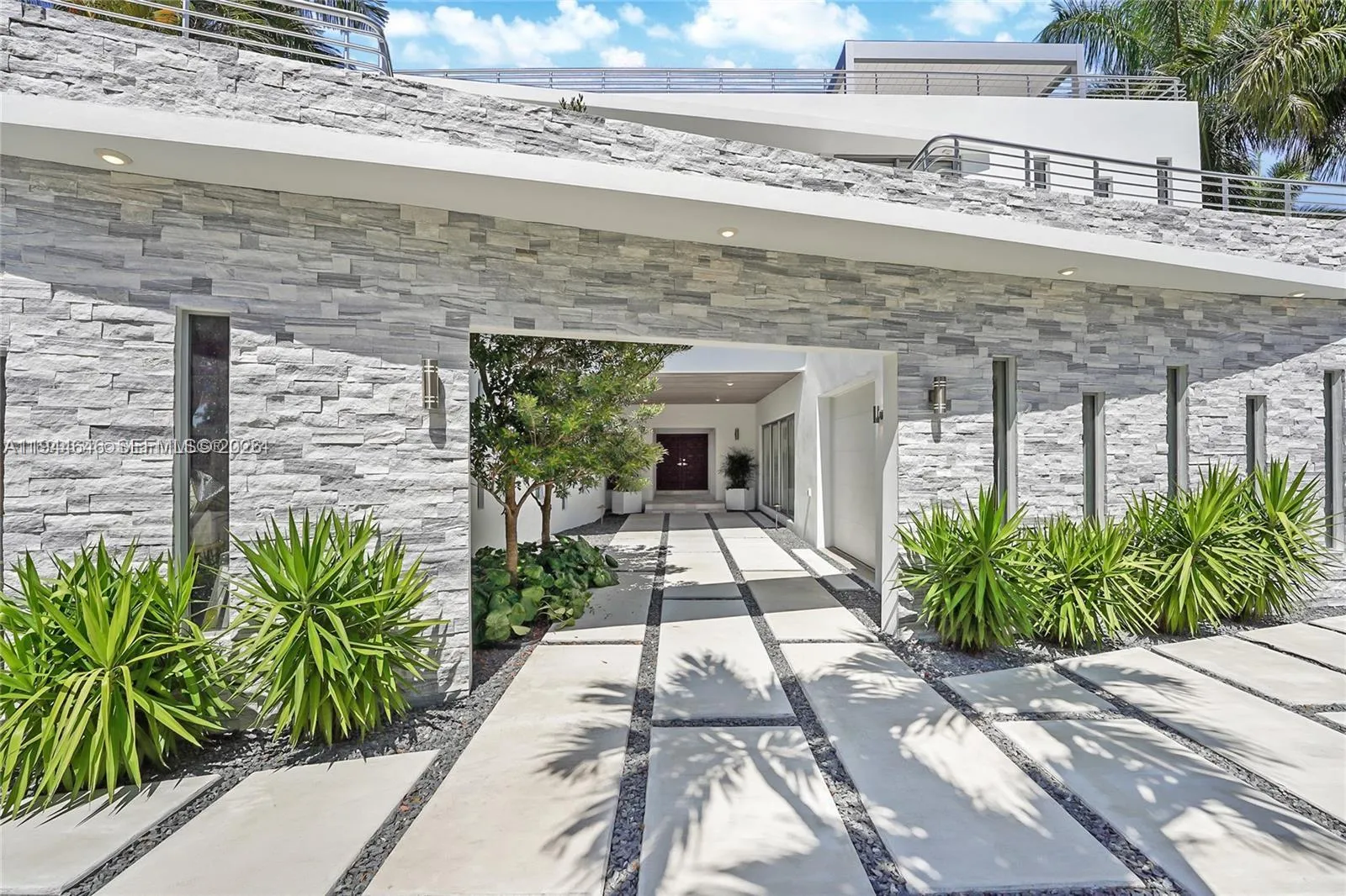 5910 N Bayshore Dr, Miami, Florida 33137, Miami, Florida 33137, 5 Bedrooms Bedrooms, ,5 BathroomsBathrooms,Residential,For Sale,5910 N Bayshore Dr, Miami, Florida 33137,A11944646