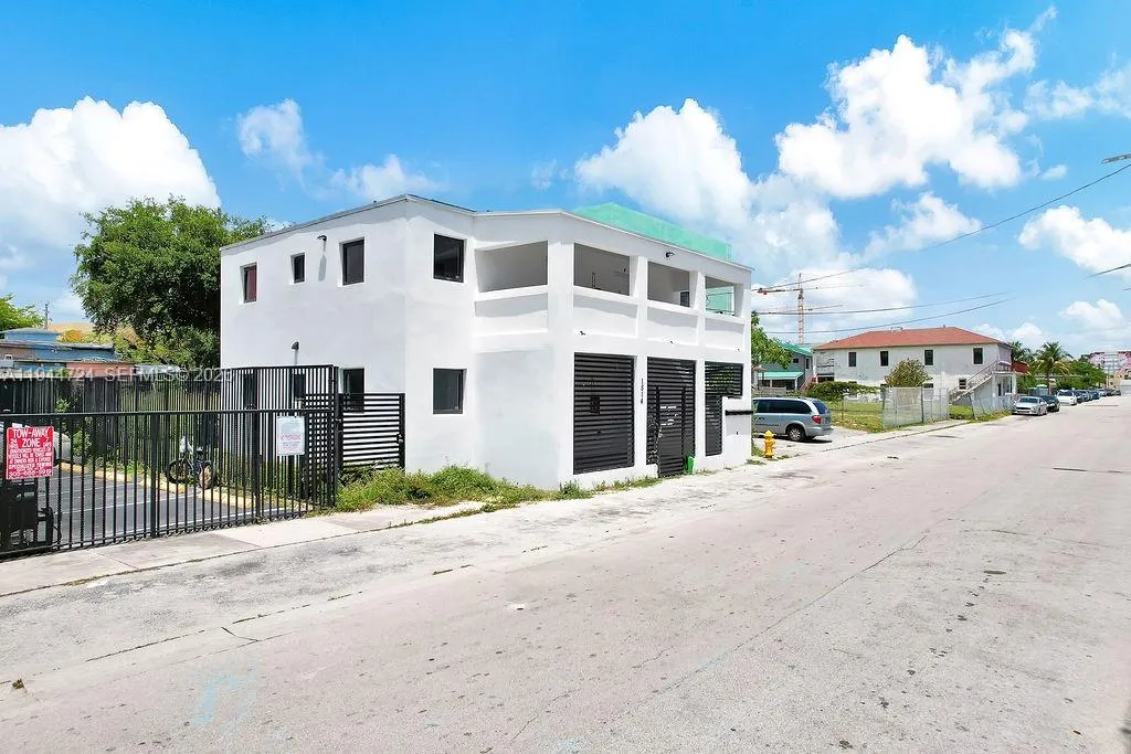 1814 Nw 2nd Ct, Miami, Florida 33136, Miami, Florida 33136, ,Residential Income,For Sale,1814 Nw 2nd Ct, Miami, Florida 33136,A11944724