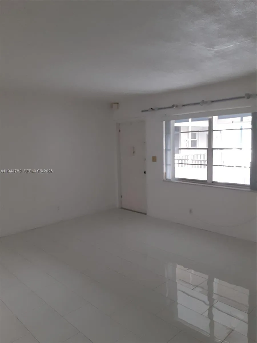 1943 Monroe St 306a, Hollywood, Florida 33020, Hollywood, Florida 33020, 1 Bedroom Bedrooms, ,1 BathroomBathrooms,Residential,For Sale,1943 Monroe St 306a, Hollywood, Florida 33020,A11944782