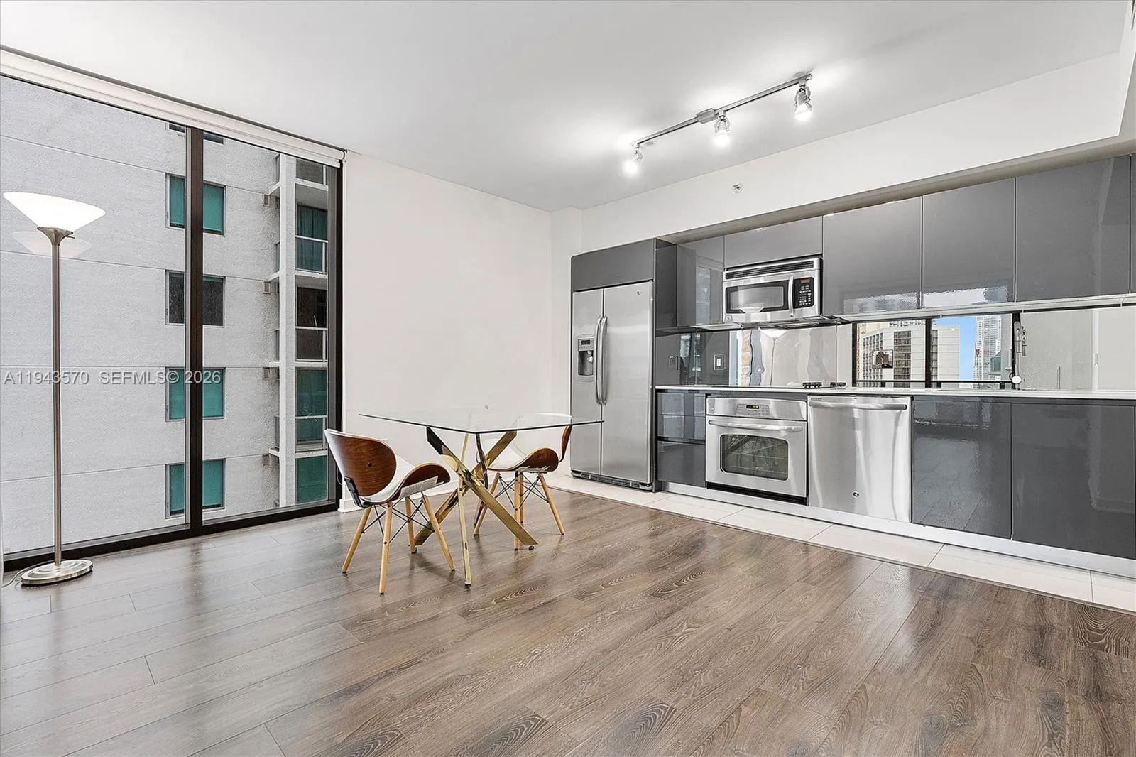 31 Se 6th St 2008, Miami, Florida 33131, Miami, Florida 33131, 2 Bedrooms Bedrooms, ,2 BathroomsBathrooms,Residential,For Sale,31 Se 6th St 2008, Miami, Florida 33131,A11943570