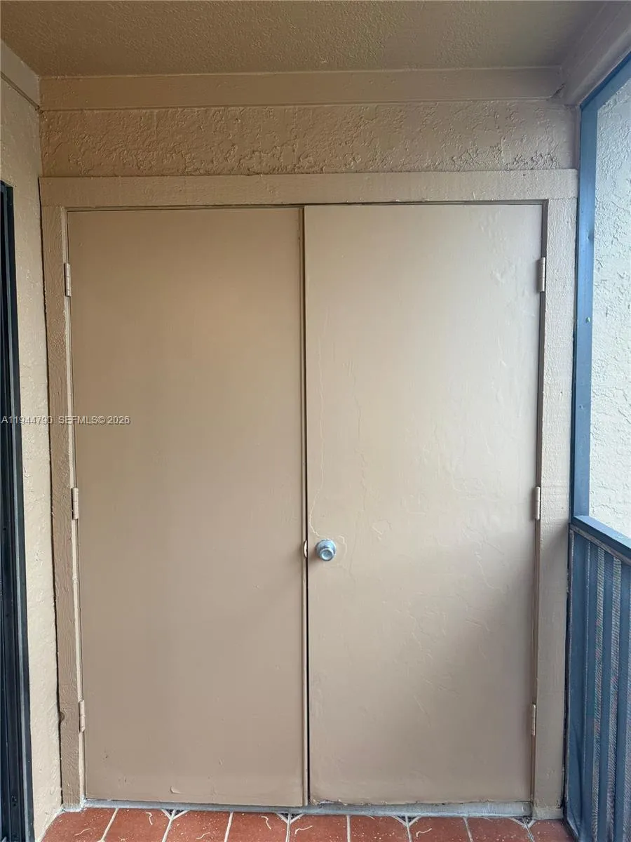 15581 Sw 104th Ter 222, Miami, Florida 33196, Miami, Florida 33196, 1 Bedroom Bedrooms, ,1 BathroomBathrooms,Residential Lease,For Rent,15581 Sw 104th Ter 222, Miami, Florida 33196,A11944790
