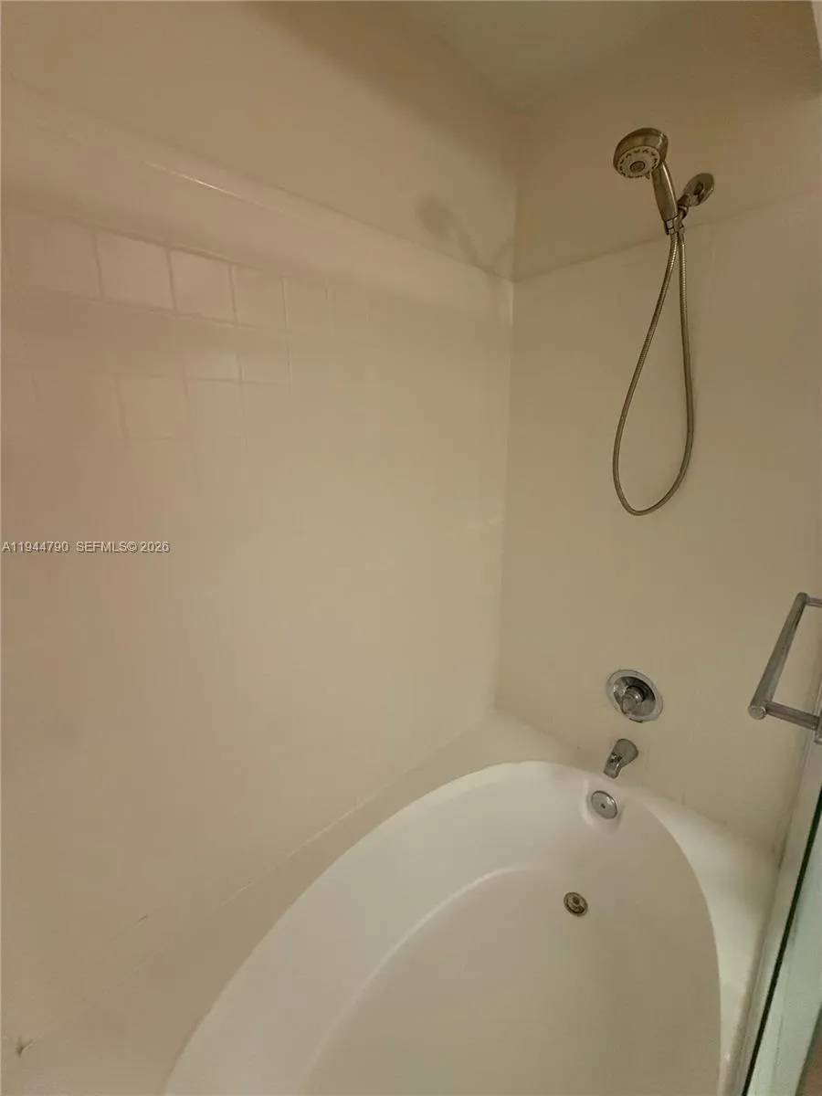 15581 Sw 104th Ter 222, Miami, Florida 33196, Miami, Florida 33196, 1 Bedroom Bedrooms, ,1 BathroomBathrooms,Residential Lease,For Rent,15581 Sw 104th Ter 222, Miami, Florida 33196,A11944790