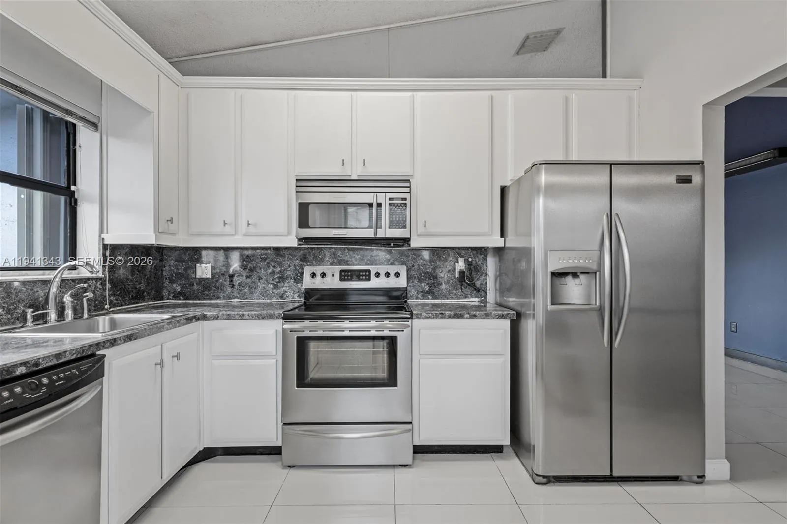 6476 Sw 152nd Cir Pl 14-76, Miami, Florida 33193, Miami, Florida 33193, 2 Bedrooms Bedrooms, ,2 BathroomsBathrooms,Residential,For Sale,6476 Sw 152nd Cir Pl 14-76, Miami, Florida 33193,A11941343