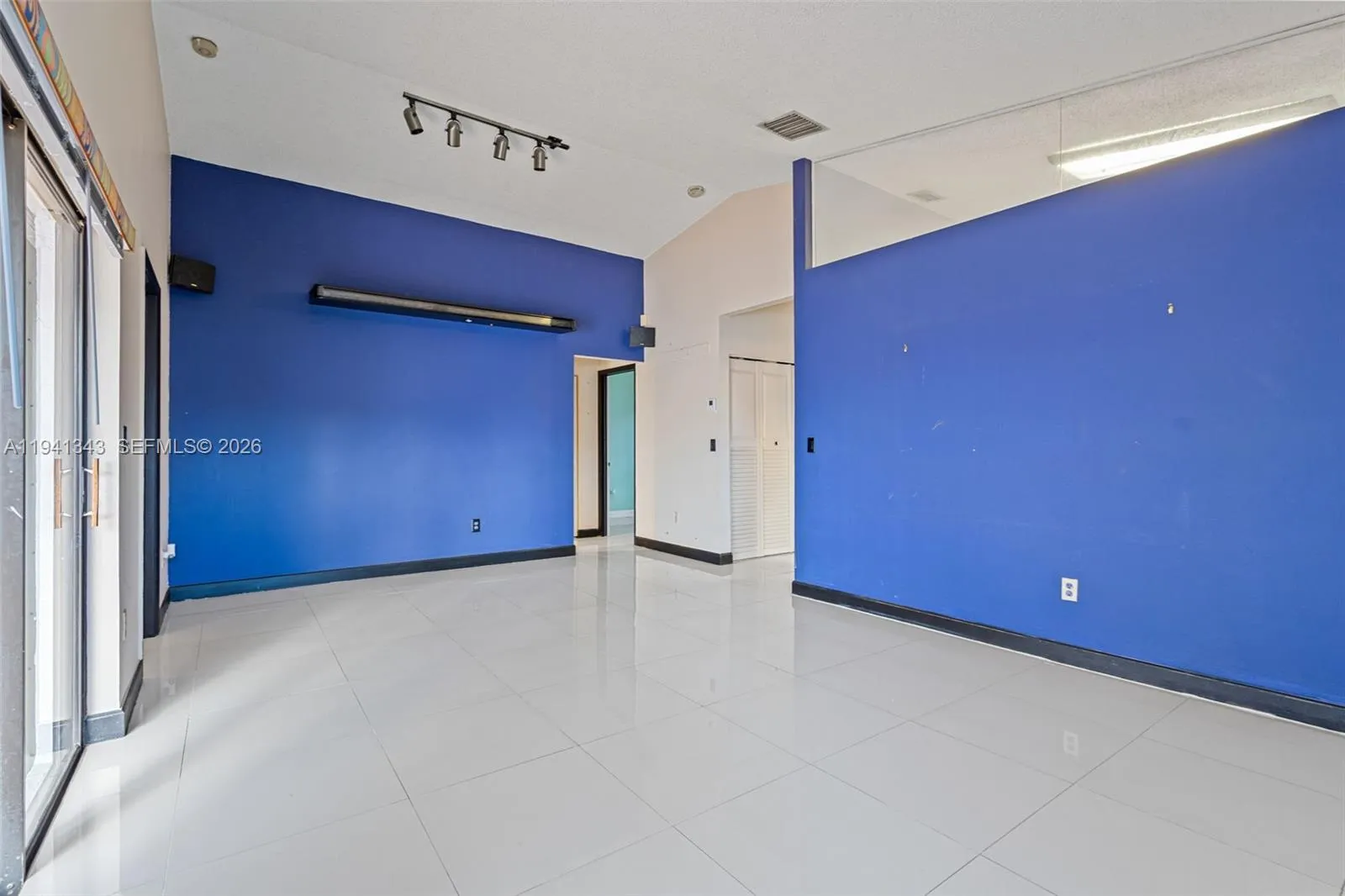 6476 Sw 152nd Cir Pl 14-76, Miami, Florida 33193, Miami, Florida 33193, 2 Bedrooms Bedrooms, ,2 BathroomsBathrooms,Residential,For Sale,6476 Sw 152nd Cir Pl 14-76, Miami, Florida 33193,A11941343