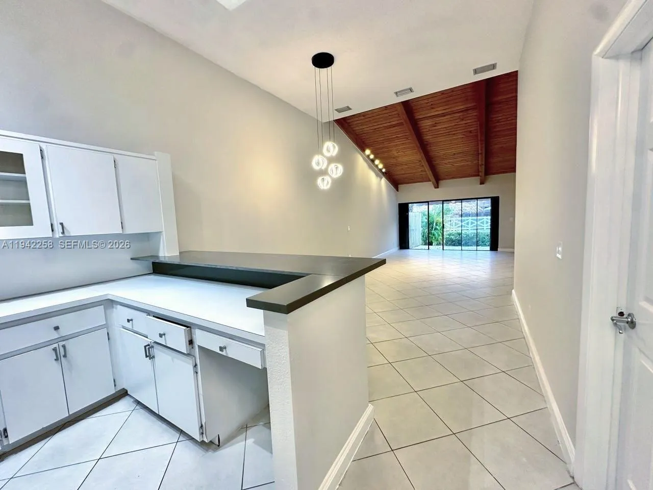 2753 S Parkview Dr, Hallandale Beach, Florida 3300, Hallandale Beach, Florida 33009, 2 Bedrooms Bedrooms, ,2 BathroomsBathrooms,Residential Lease,For Rent,2753 S Parkview Dr, Hallandale Beach, Florida 3300,A11942258