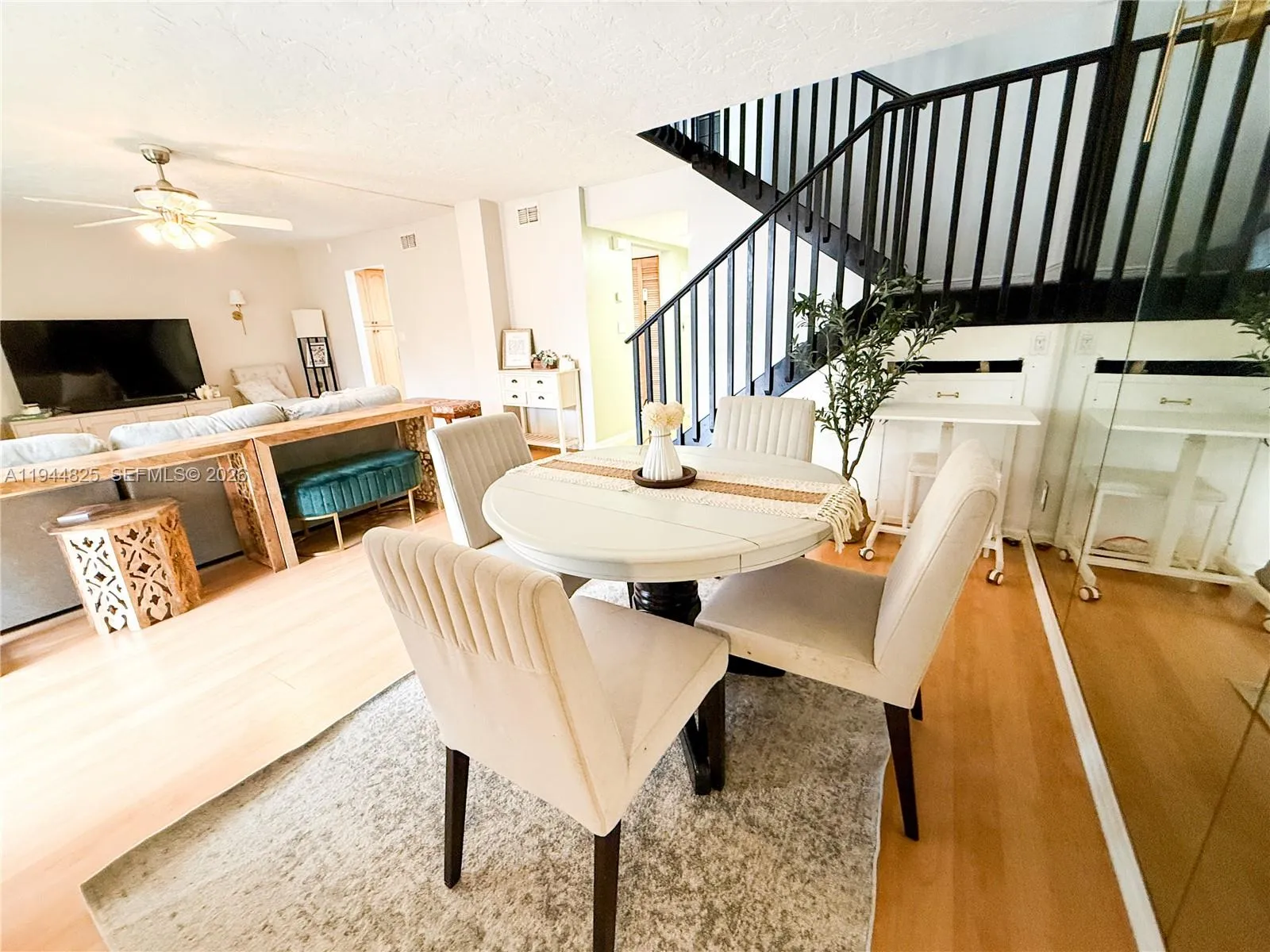 450 Commodore Dr 306, Plantation, Florida 33325, Plantation, Florida 33325, 2 Bedrooms Bedrooms, ,2 BathroomsBathrooms,Residential,For Sale,450 Commodore Dr 306, Plantation, Florida 33325,A11944825