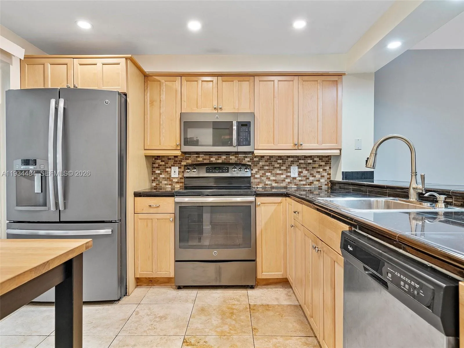 515 Ne 38th St 10, Miami, Florida 33137, Miami, Florida 33137, 2 Bedrooms Bedrooms, ,1 BathroomBathrooms,Residential,For Sale,515 Ne 38th St 10, Miami, Florida 33137,A11934484