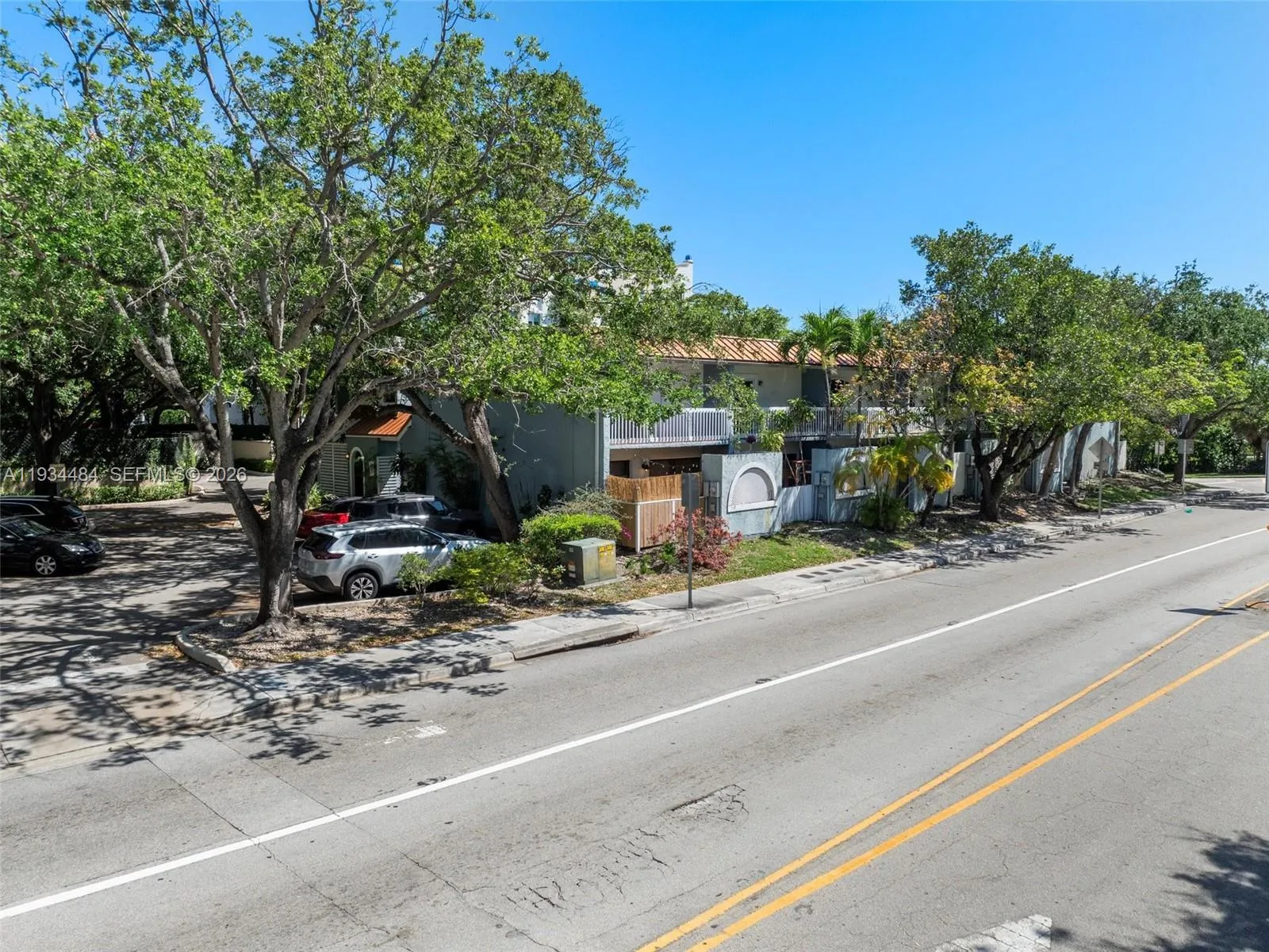 515 Ne 38th St 10, Miami, Florida 33137, Miami, Florida 33137, 2 Bedrooms Bedrooms, ,1 BathroomBathrooms,Residential,For Sale,515 Ne 38th St 10, Miami, Florida 33137,A11934484