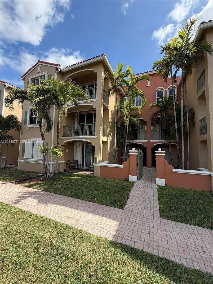6440 Nw 114th Ave 437, Doral, Florida 33178, Doral, Florida 33178, 2 Bedrooms Bedrooms, ,2 BathroomsBathrooms,Residential,For Sale,6440 Nw 114th Ave 437, Doral, Florida 33178,A11944675
