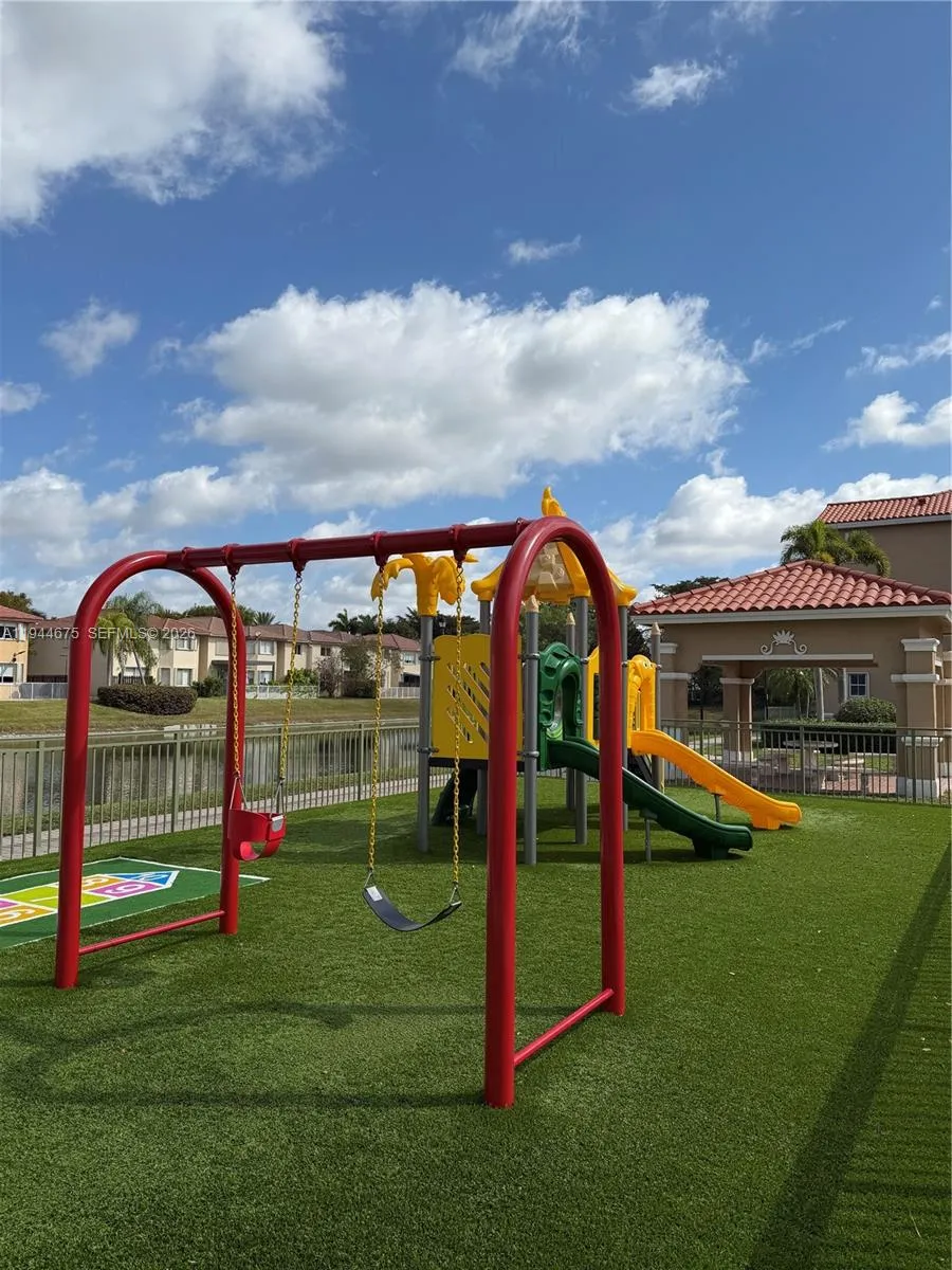 6440 Nw 114th Ave 437, Doral, Florida 33178, Doral, Florida 33178, 2 Bedrooms Bedrooms, ,2 BathroomsBathrooms,Residential,For Sale,6440 Nw 114th Ave 437, Doral, Florida 33178,A11944675