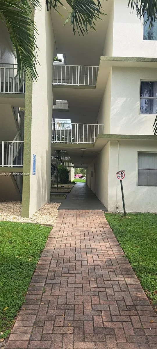 4255 N University Dr 315, Sunrise, Florida 33351, Sunrise, Florida 33351, 2 Bedrooms Bedrooms, ,2 BathroomsBathrooms,Residential,For Sale,4255 N University Dr 315, Sunrise, Florida 33351,A11945110