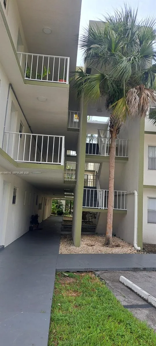 4255 N University Dr 315, Sunrise, Florida 33351, Sunrise, Florida 33351, 2 Bedrooms Bedrooms, ,2 BathroomsBathrooms,Residential,For Sale,4255 N University Dr 315, Sunrise, Florida 33351,A11945110