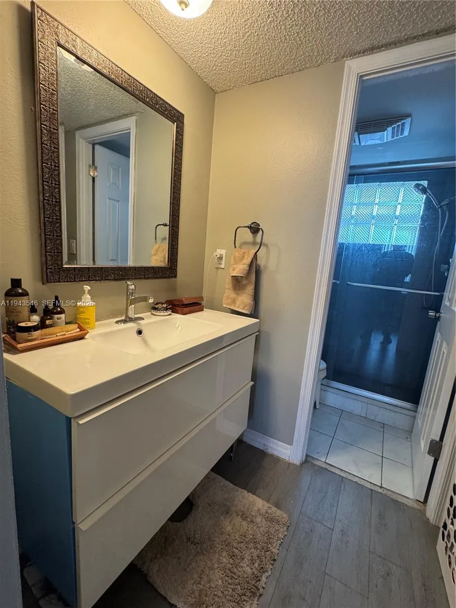 9450 Poinciana Pl 405, Davie, Florida 33324, Davie, Florida 33324, 1 Bedroom Bedrooms, ,1 BathroomBathrooms,Residential,For Sale,9450 Poinciana Pl 405, Davie, Florida 33324,A11943546