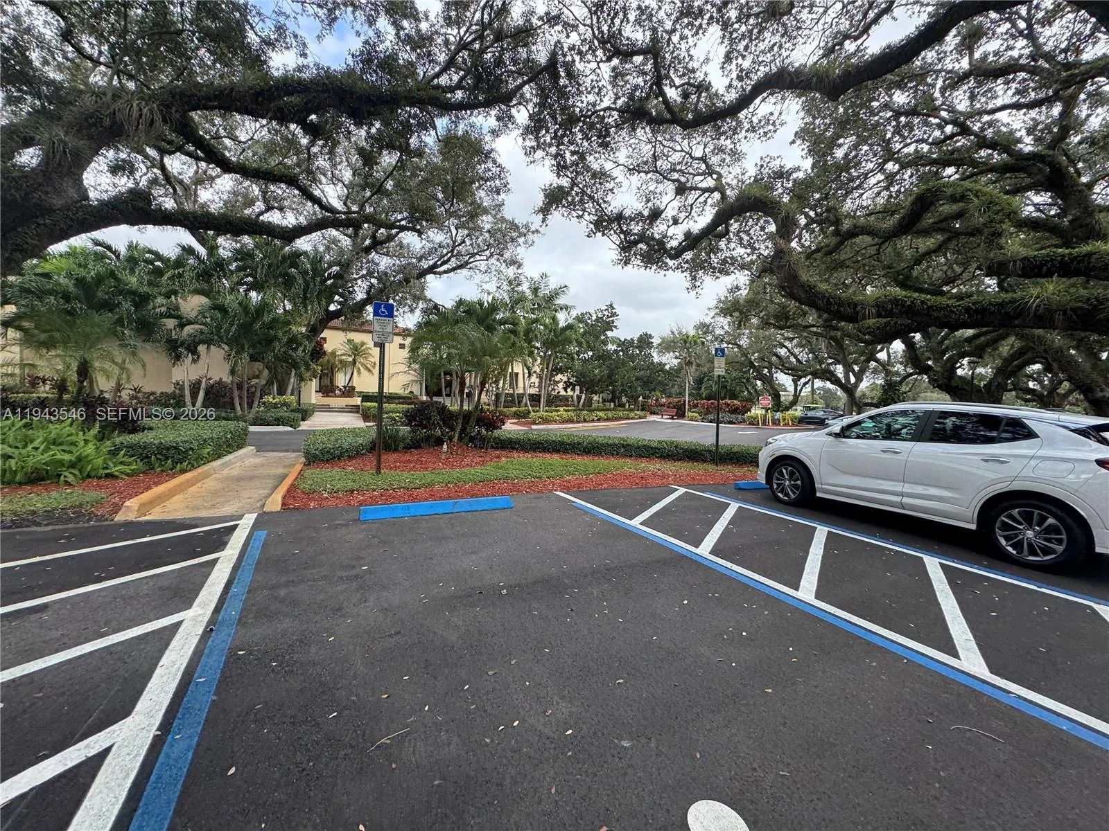 9450 Poinciana Pl 405, Davie, Florida 33324, Davie, Florida 33324, 1 Bedroom Bedrooms, ,1 BathroomBathrooms,Residential,For Sale,9450 Poinciana Pl 405, Davie, Florida 33324,A11943546