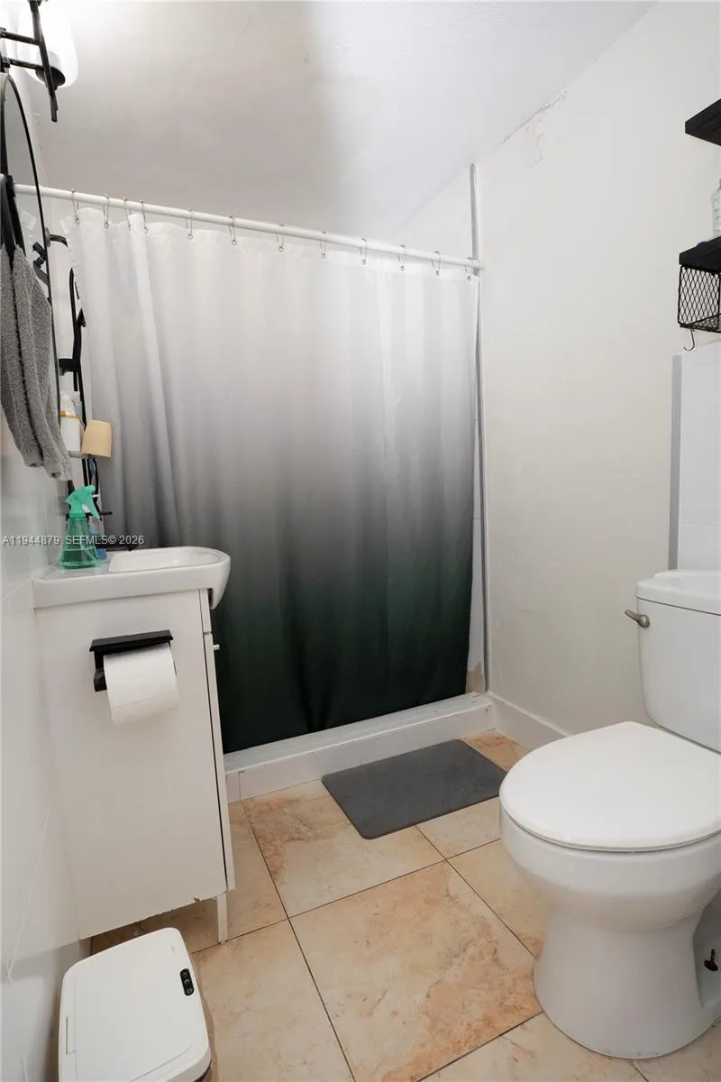 111 Sw 31st Ct, Miami, Florida 33135, Miami, Florida 33135, ,Residential Income,For Sale,111 Sw 31st Ct, Miami, Florida 33135,A11944879