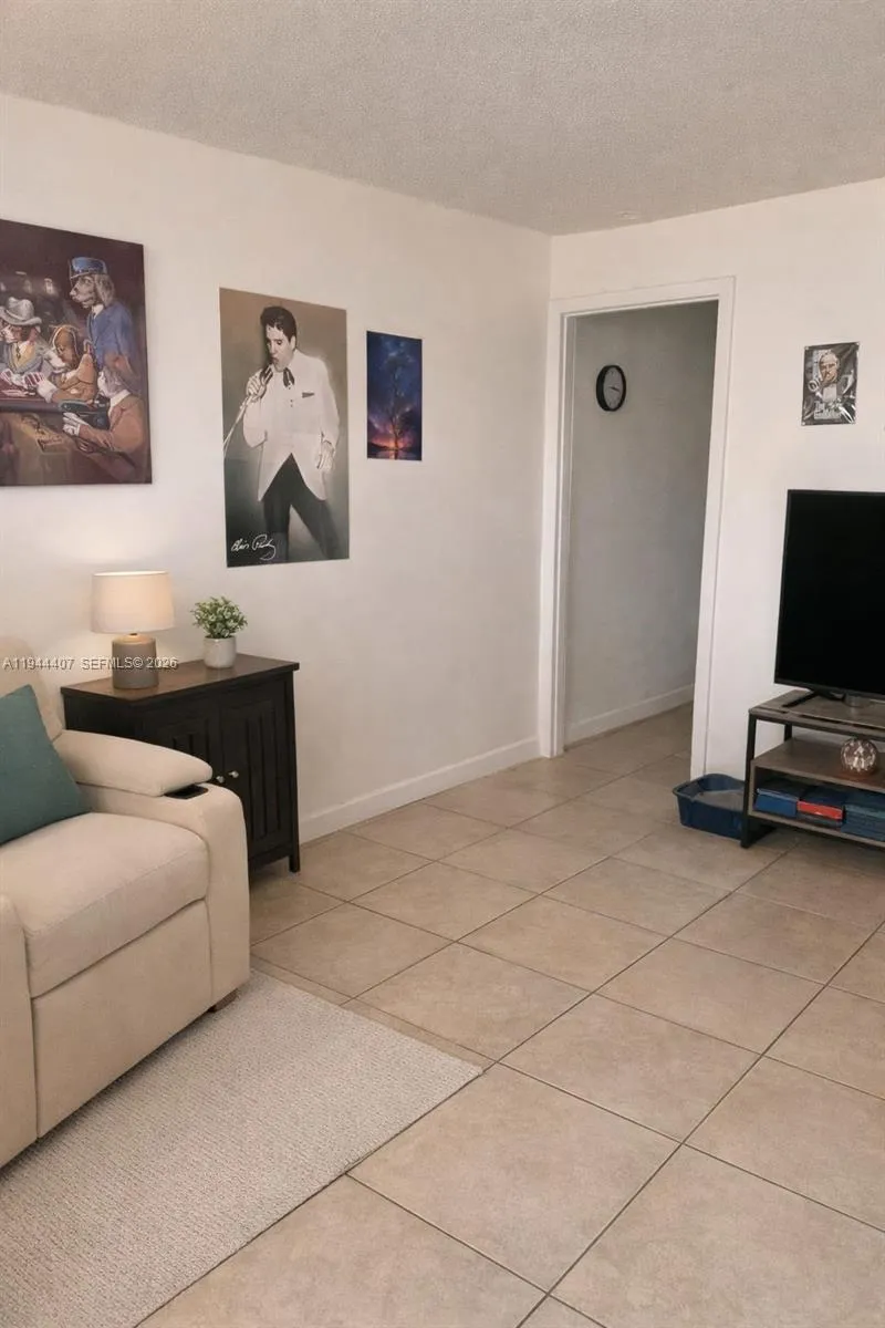 Unit 2 Livingroom staged