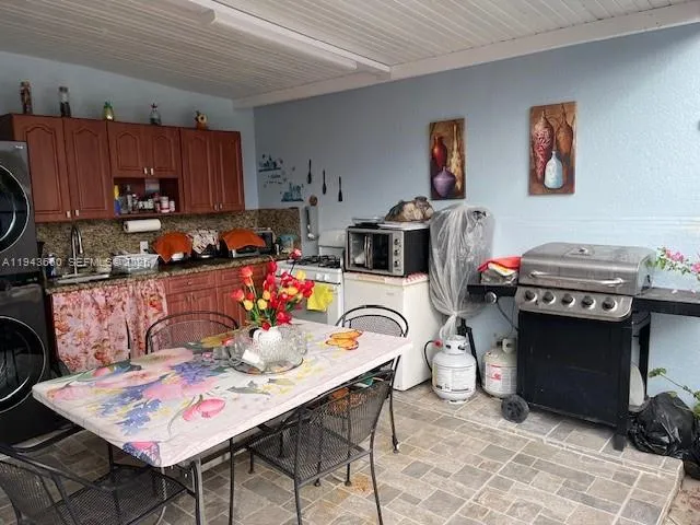 4211 W 10th Ln, Hialeah, Florida 33012, Hialeah, Florida 33012, 3 Bedrooms Bedrooms, ,1 BathroomBathrooms,Residential,For Sale,4211 W 10th Ln, Hialeah, Florida 33012,A11943660