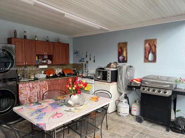 4211 W 10th Ln, Hialeah, Florida 33012, Hialeah, Florida 33012, 3 Bedrooms Bedrooms, ,1 BathroomBathrooms,Residential,For Sale,4211 W 10th Ln, Hialeah, Florida 33012,A11943660