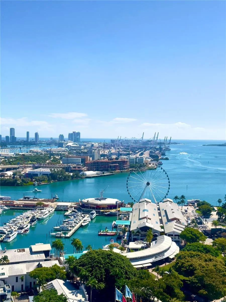 398 Ne 5th St 2114, Miami, Florida 33132, Miami, Florida 33132, 1 Bedroom Bedrooms, ,2 BathroomsBathrooms,Residential Lease,For Rent,398 Ne 5th St 2114, Miami, Florida 33132,A11945054