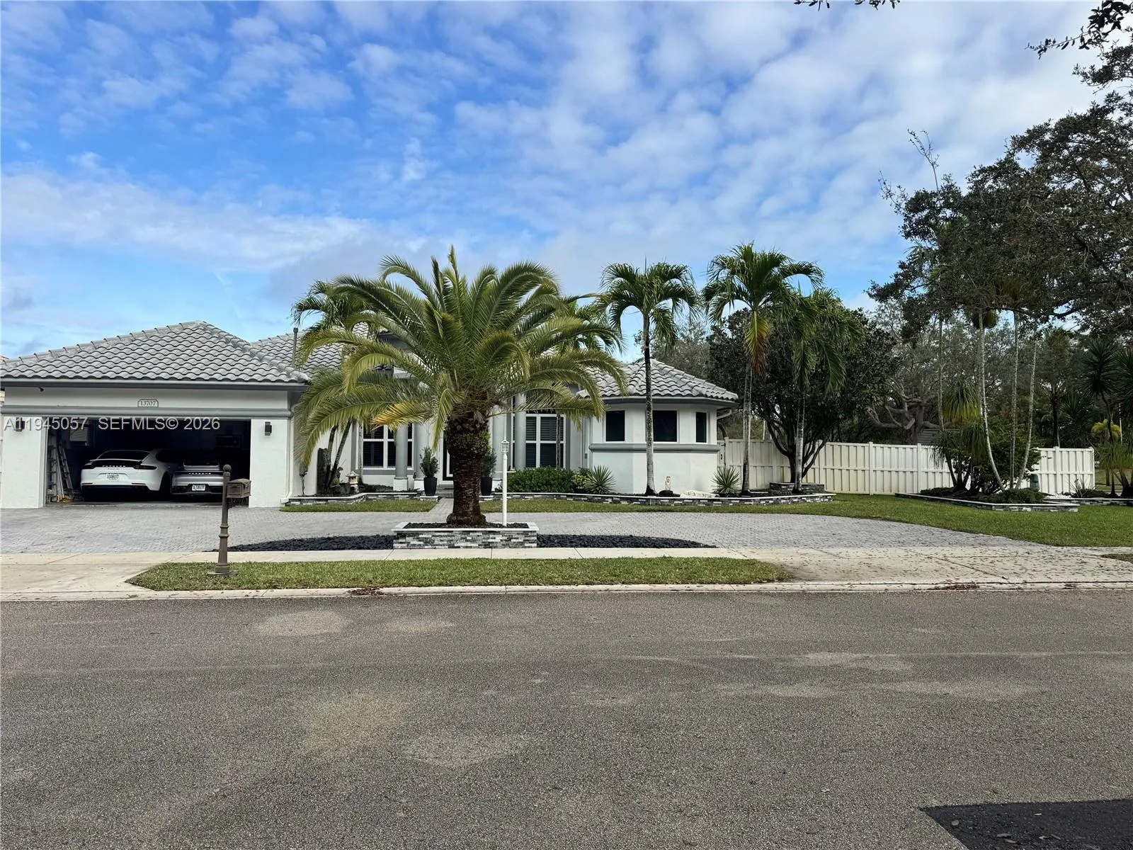 13707 Nw 21st St, Pembroke Pines, Florida 33028, Pembroke Pines, Florida 33028, 4 Bedrooms Bedrooms, ,3 BathroomsBathrooms,Residential,For Sale,13707 Nw 21st St, Pembroke Pines, Florida 33028,A11945057