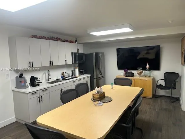 Kitchen/Breakroom Area