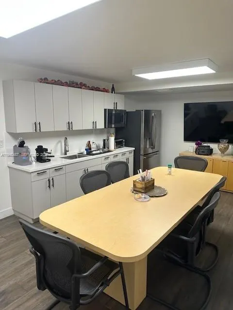 Kitchen/Breakroom Area