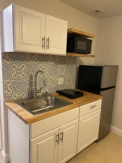 14983 Sw 63rd St, Miami, Florida 33193, Miami, Florida 33193, 1 Bedroom Bedrooms, ,1 BathroomBathrooms,Residential Lease,For Rent,14983 Sw 63rd St, Miami, Florida 33193,A11945726