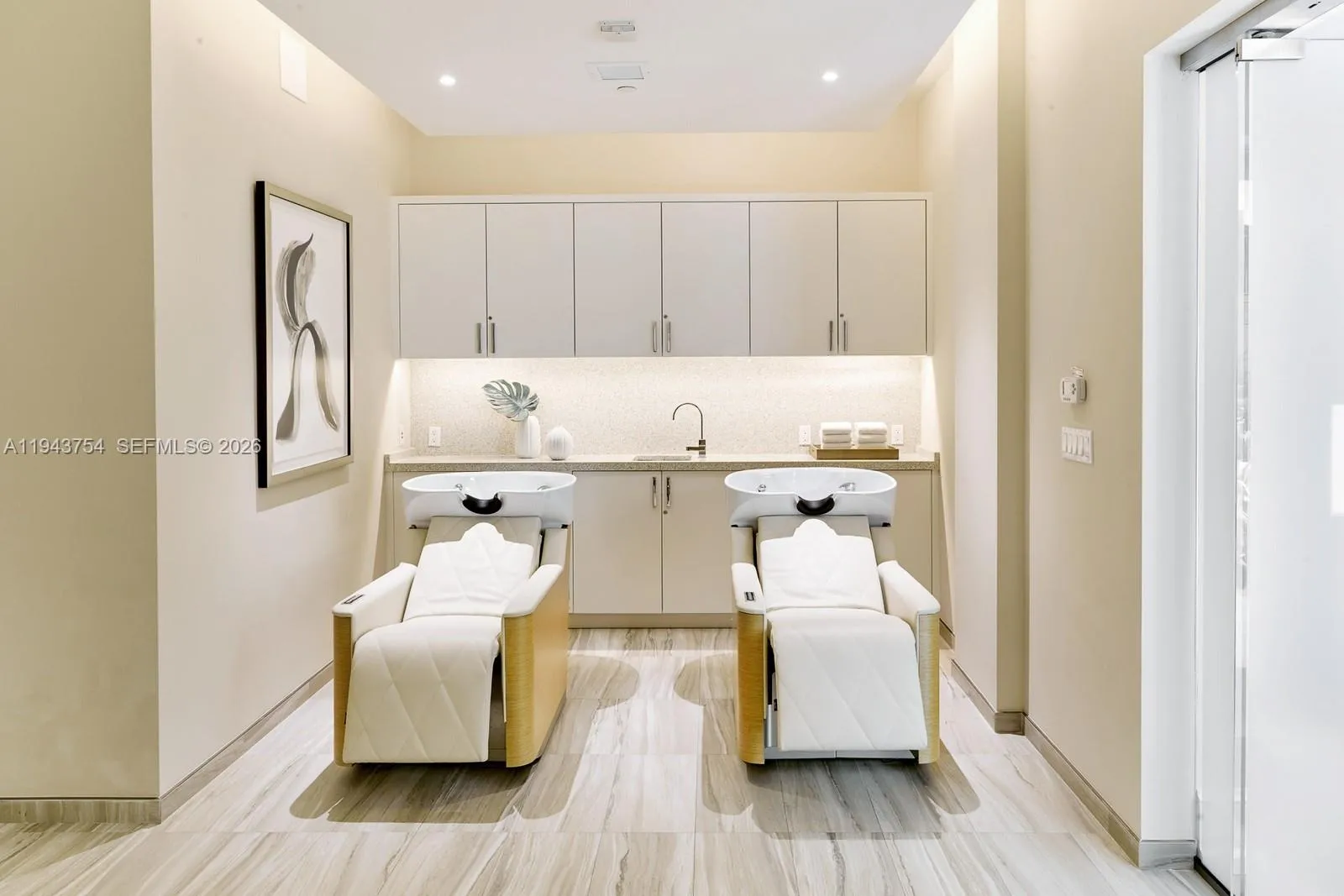 791 Crandon Blvd 603, Key Biscayne, Florida 33149, Key Biscayne, Florida 33149, 2 Bedrooms Bedrooms, ,2 BathroomsBathrooms,Residential,For Sale,791 Crandon Blvd 603, Key Biscayne, Florida 33149,A11943754