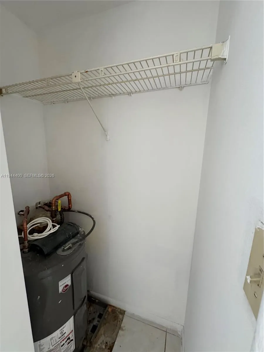 9330 Lagoon Pl 201, Davie, Florida 33324, Davie, Florida 33324, 1 Bedroom Bedrooms, ,1 BathroomBathrooms,Residential,For Sale,9330 Lagoon Pl 201, Davie, Florida 33324,A11944400