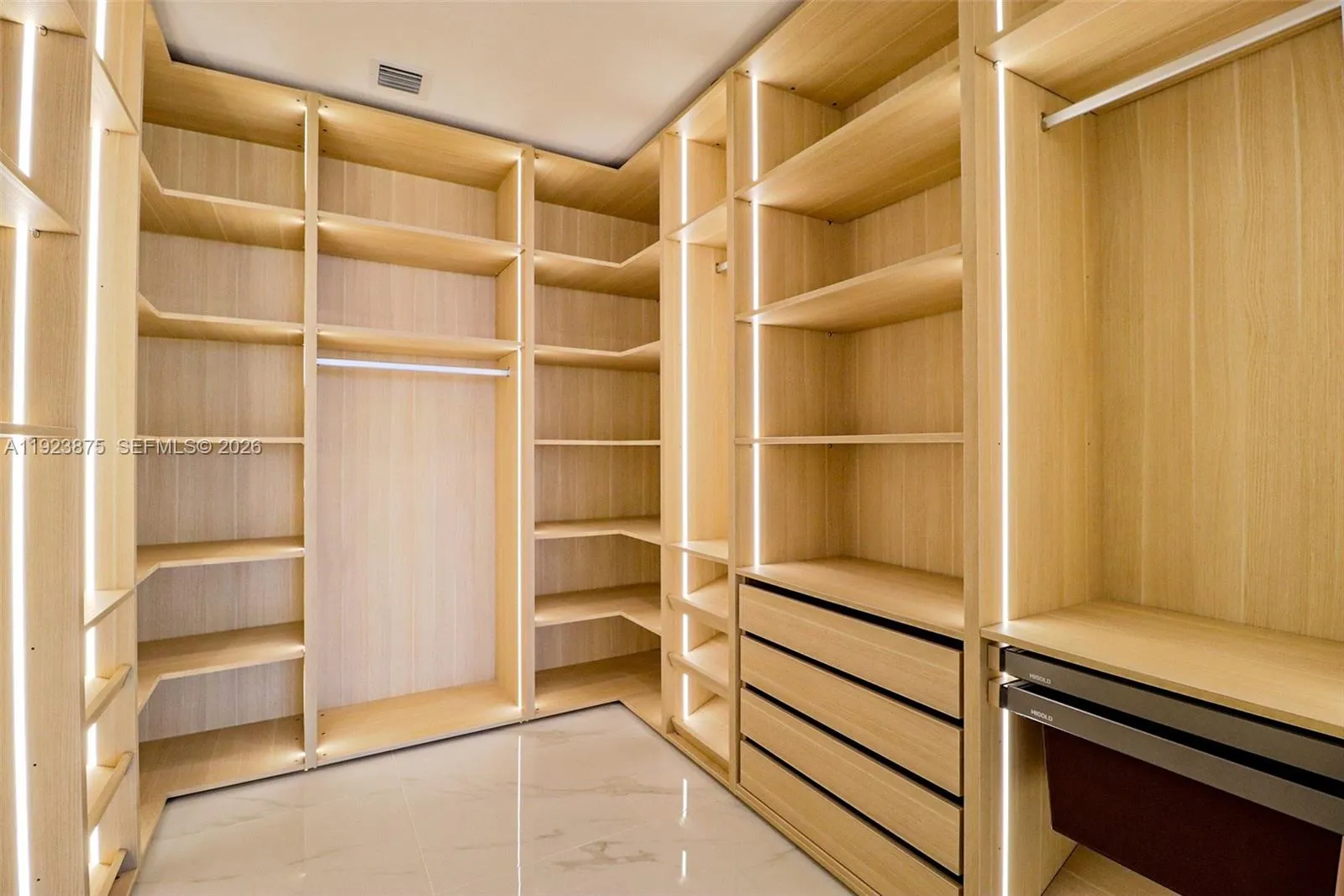 700 Ne 24 St 4201, Miami, Florida 33137, Miami, Florida 33137, 4 Bedrooms Bedrooms, ,5 BathroomsBathrooms,Residential,For Sale,700 Ne 24 St 4201, Miami, Florida 33137,A11923875