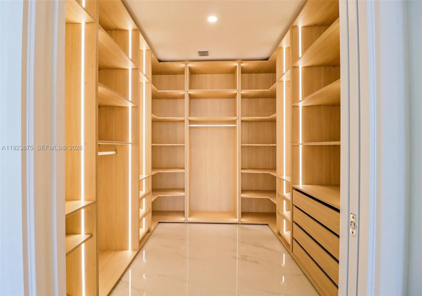700 Ne 24 St 4201, Miami, Florida 33137, Miami, Florida 33137, 4 Bedrooms Bedrooms, ,5 BathroomsBathrooms,Residential,For Sale,700 Ne 24 St 4201, Miami, Florida 33137,A11923875