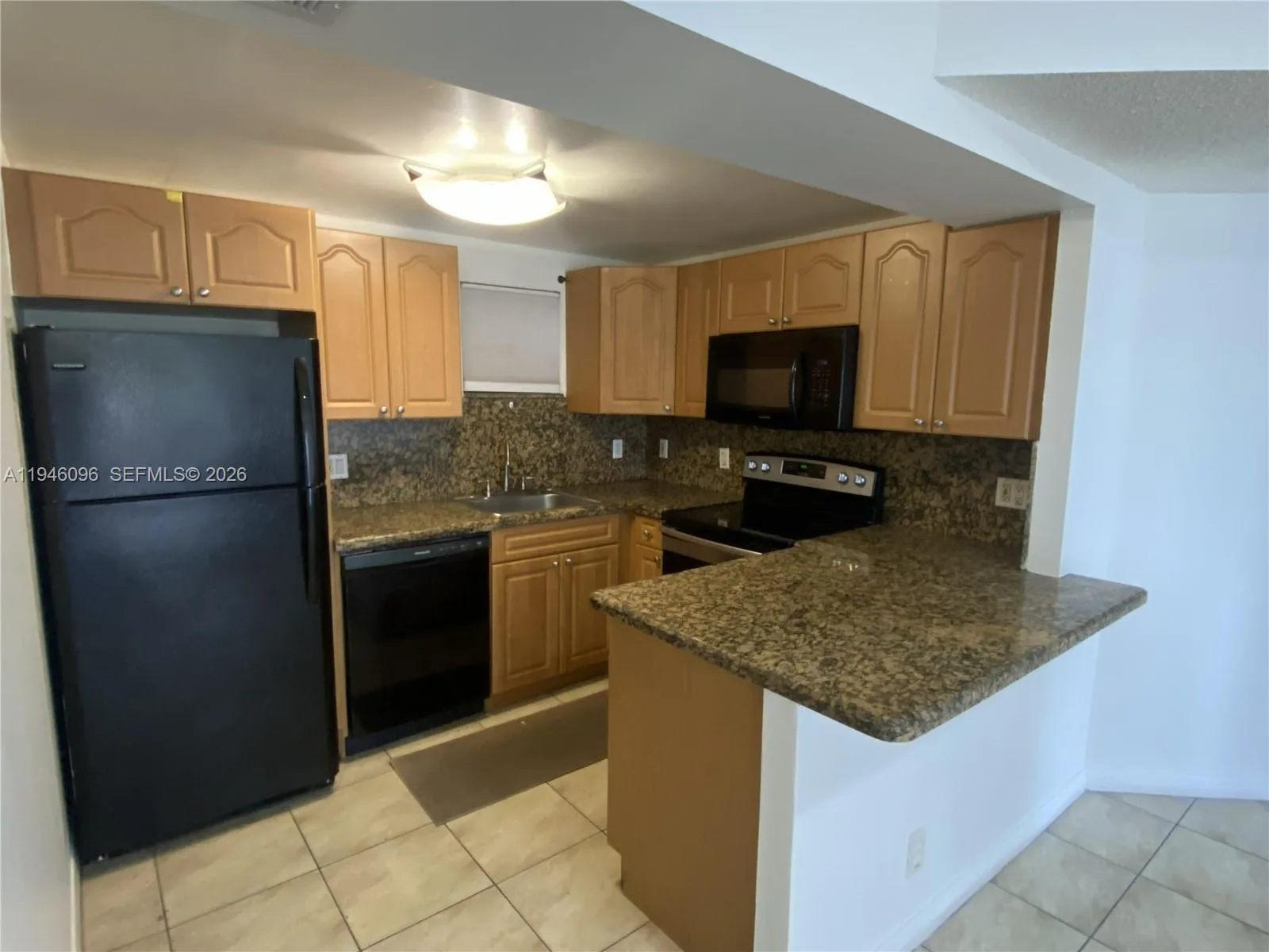 8290 Lake Dr 533, Doral, Florida 33166, Doral, Florida 33166, 2 Bedrooms Bedrooms, ,2 BathroomsBathrooms,Residential Lease,For Rent,8290 Lake Dr 533, Doral, Florida 33166,A11946096