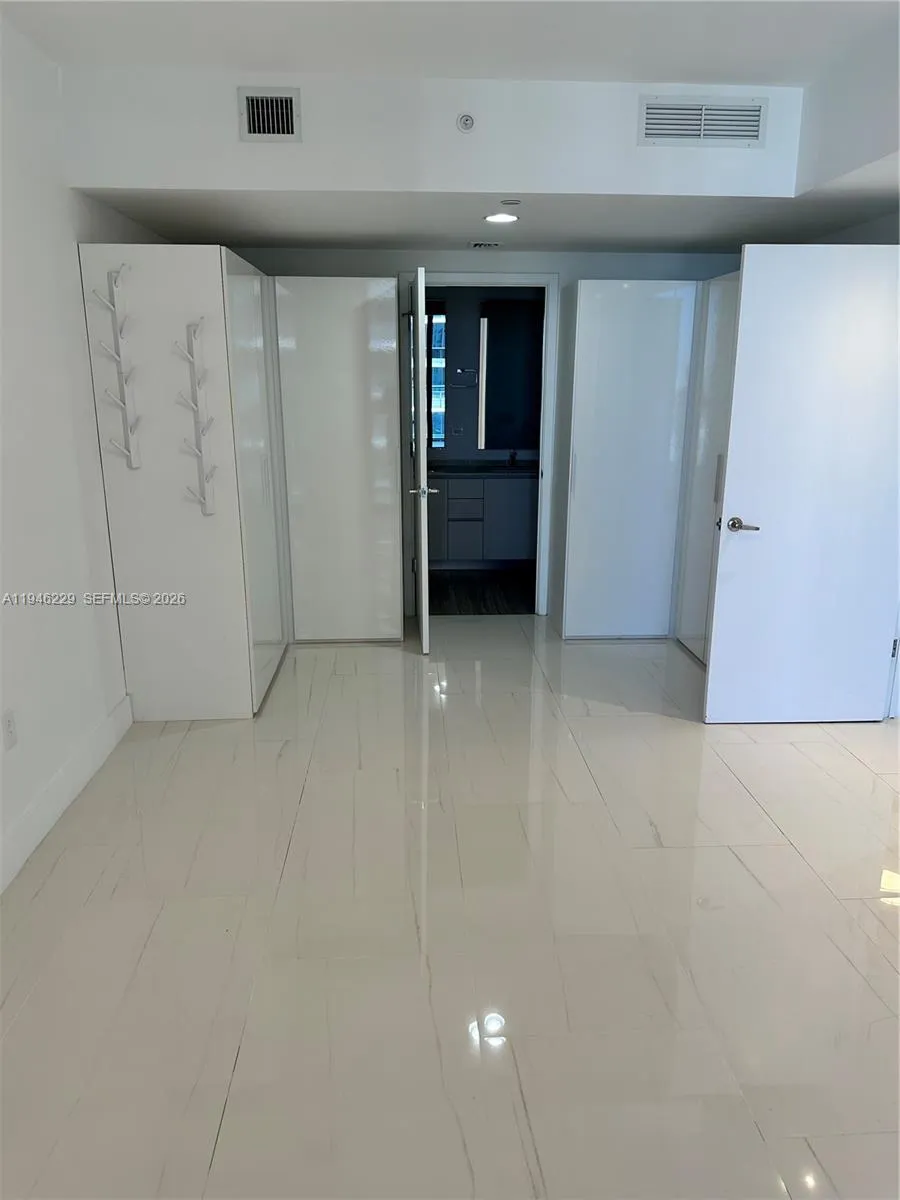 1010 Brickell Ave 3809, Miami, Florida 33131, Miami, Florida 33131, 2 Bedrooms Bedrooms, ,2 BathroomsBathrooms,Residential Lease,For Rent,1010 Brickell Ave 3809, Miami, Florida 33131,A11946229