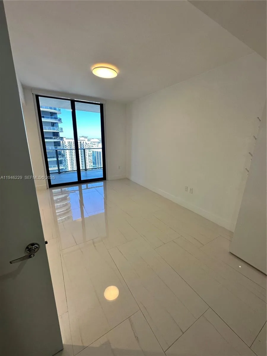 1010 Brickell Ave 3809, Miami, Florida 33131, Miami, Florida 33131, 2 Bedrooms Bedrooms, ,2 BathroomsBathrooms,Residential Lease,For Rent,1010 Brickell Ave 3809, Miami, Florida 33131,A11946229