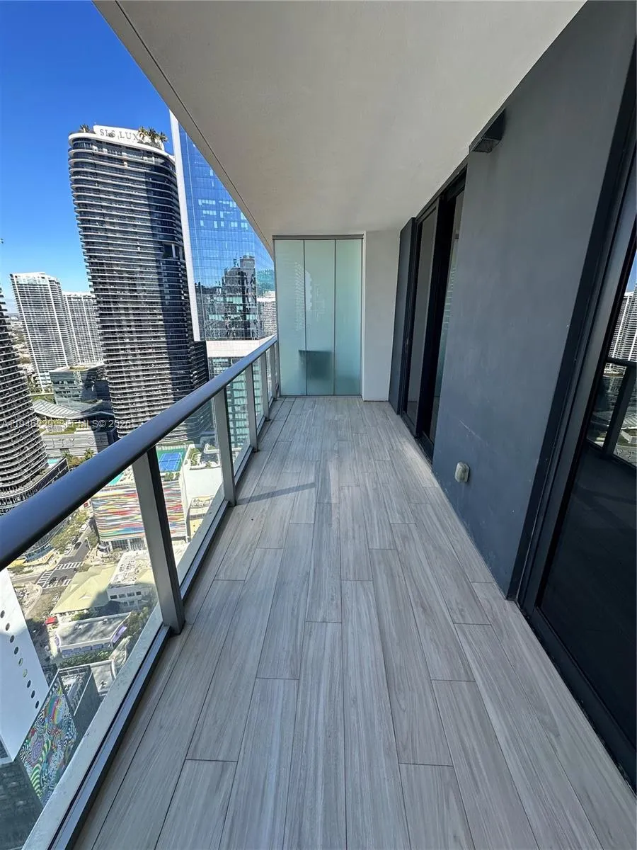 1010 Brickell Ave 3809, Miami, Florida 33131, Miami, Florida 33131, 2 Bedrooms Bedrooms, ,2 BathroomsBathrooms,Residential Lease,For Rent,1010 Brickell Ave 3809, Miami, Florida 33131,A11946229