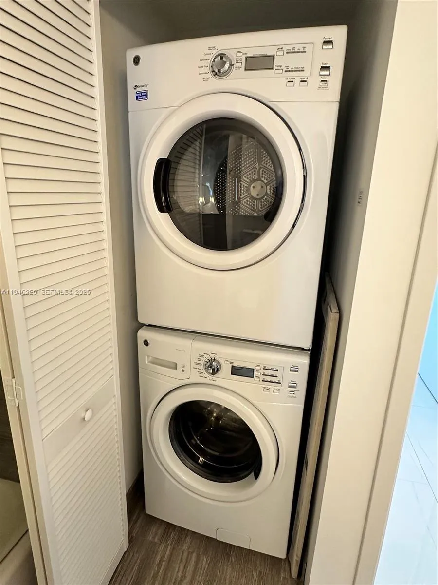 1010 Brickell Ave 3809, Miami, Florida 33131, Miami, Florida 33131, 2 Bedrooms Bedrooms, ,2 BathroomsBathrooms,Residential Lease,For Rent,1010 Brickell Ave 3809, Miami, Florida 33131,A11946229