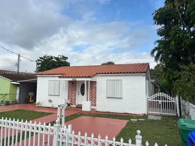 3361 Nw 16th St B, Miami, Florida 33125, Miami, Florida 33125, 1 Bedroom Bedrooms, ,1 BathroomBathrooms,Residential Lease,For Rent,3361 Nw 16th St B, Miami, Florida 33125,A11946194