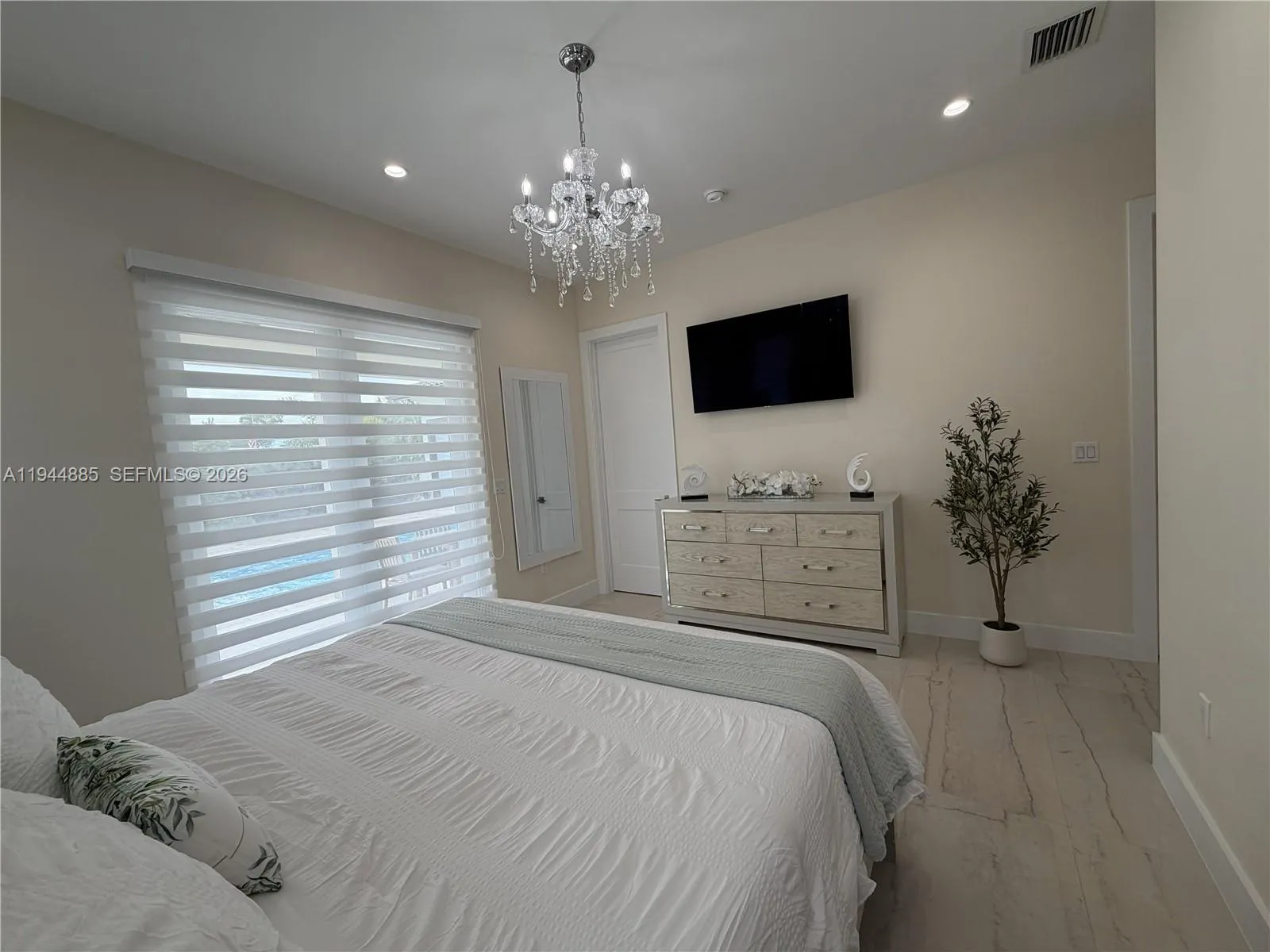 Miami, Florida 33165, 4 Bedrooms Bedrooms, ,4 BathroomsBathrooms,Residential,For Sale,A11944885