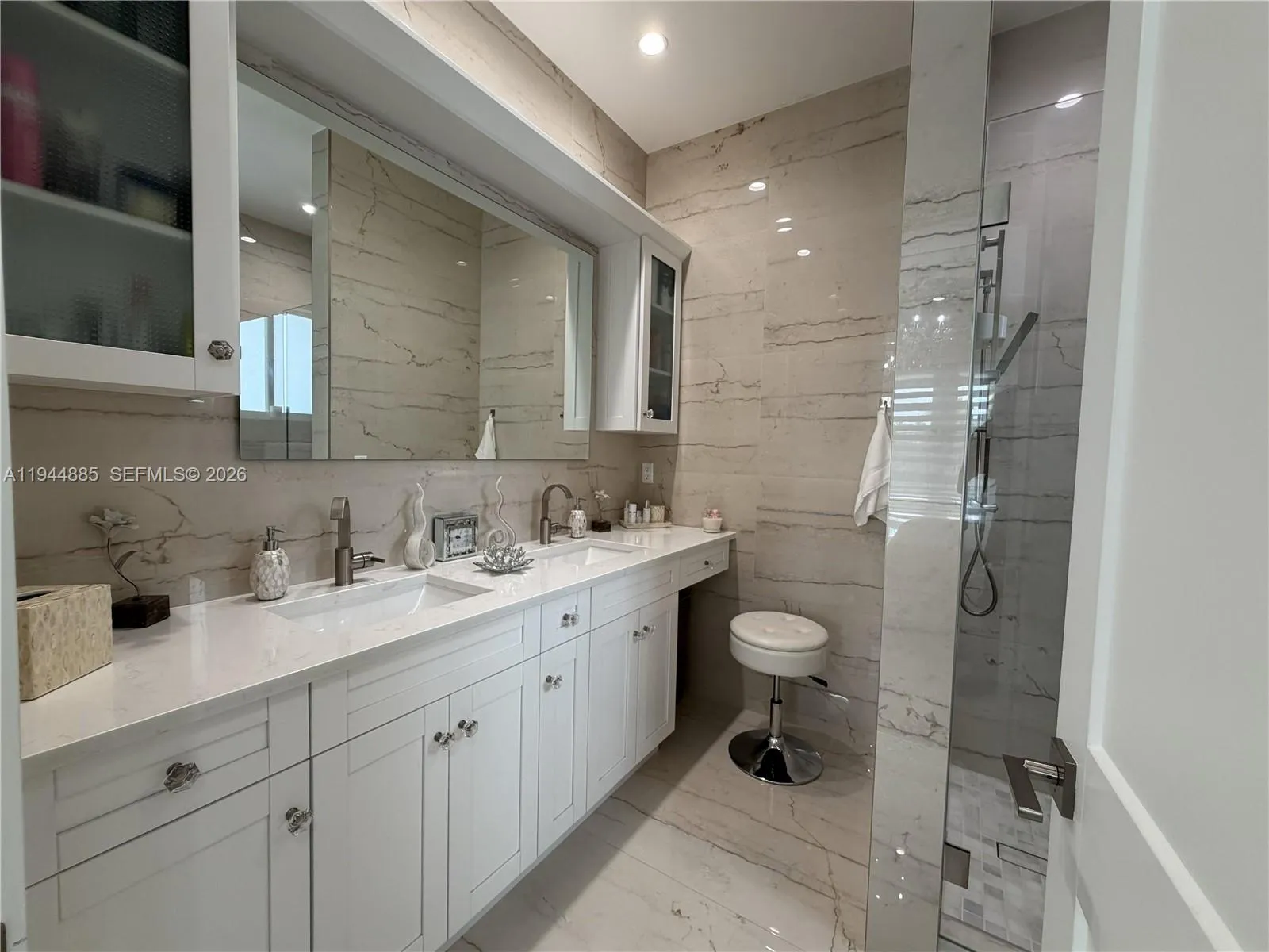 Miami, Florida 33165, 4 Bedrooms Bedrooms, ,4 BathroomsBathrooms,Residential,For Sale,A11944885