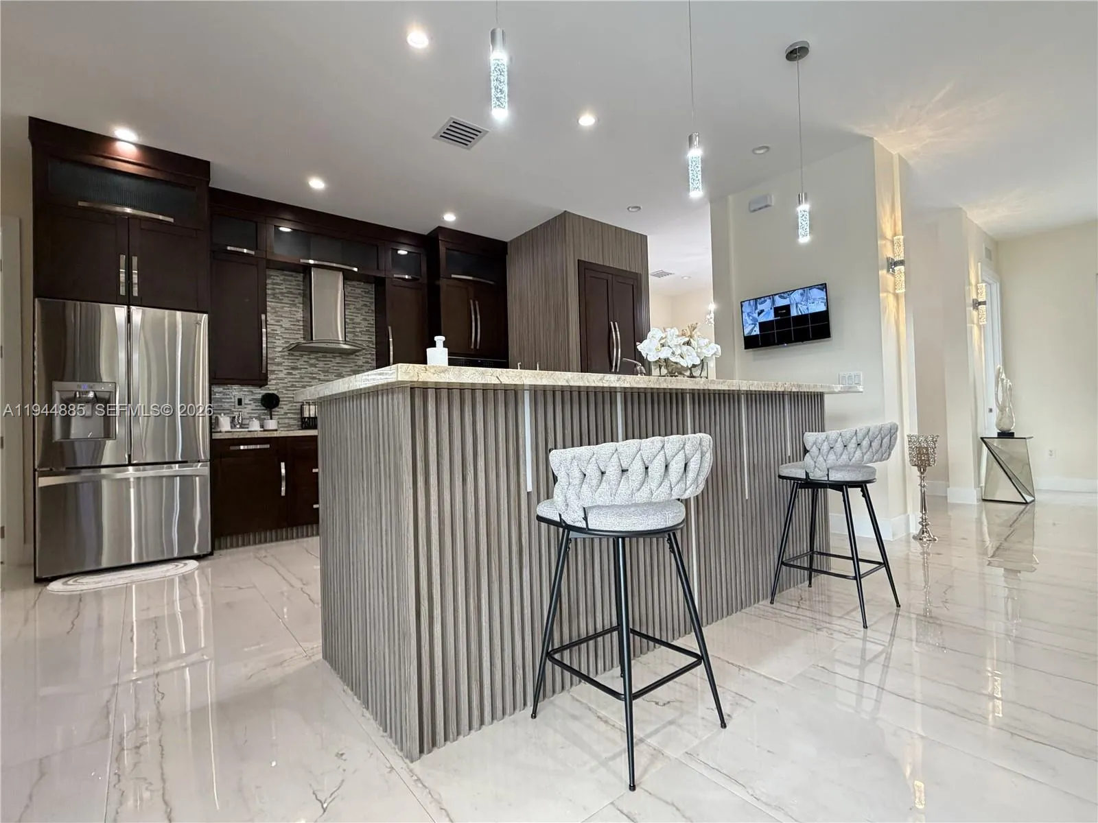 Miami, Florida 33165, 4 Bedrooms Bedrooms, ,4 BathroomsBathrooms,Residential,For Sale,A11944885