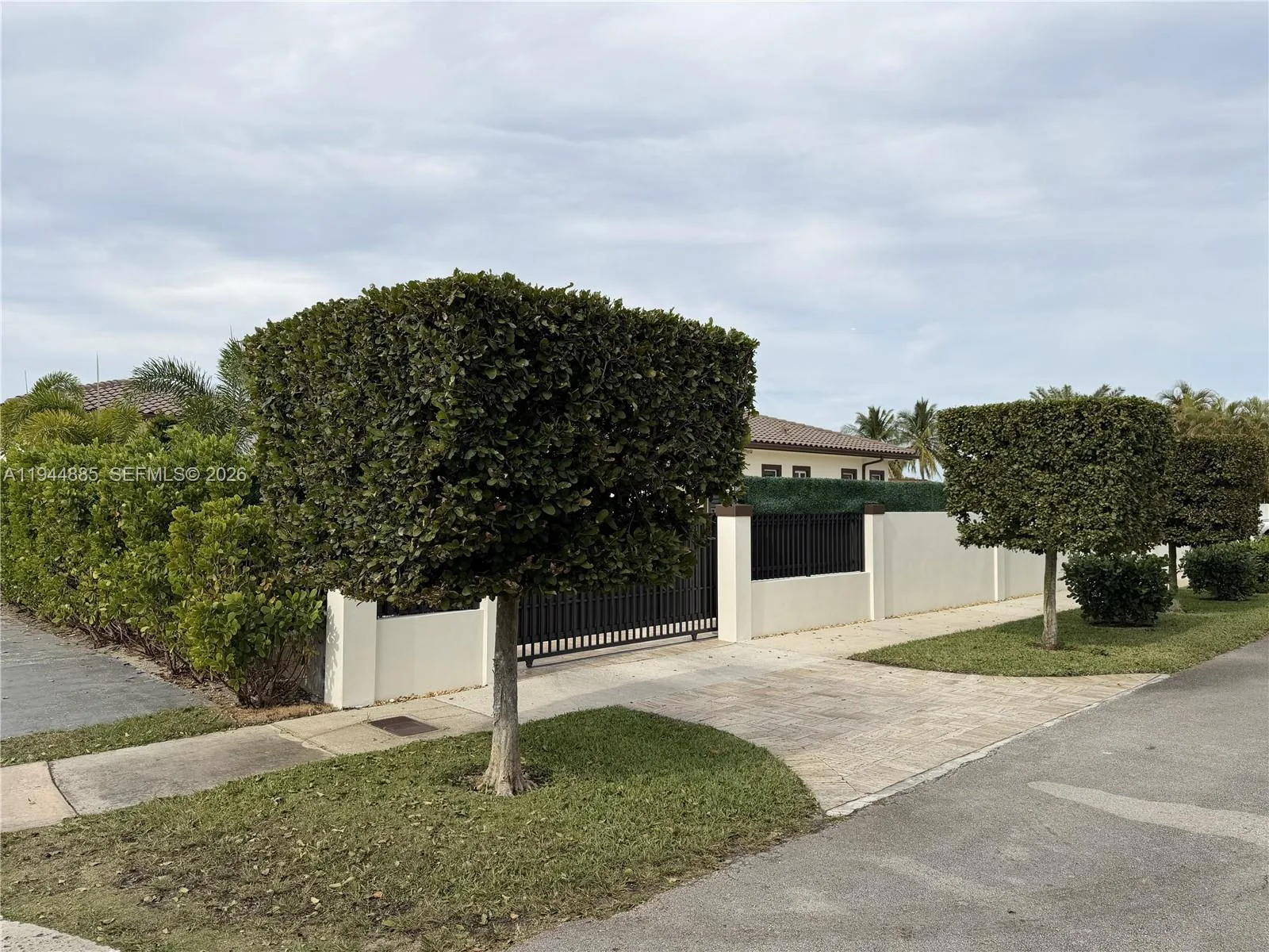 Miami, Florida 33165, 4 Bedrooms Bedrooms, ,4 BathroomsBathrooms,Residential,For Sale,A11944885