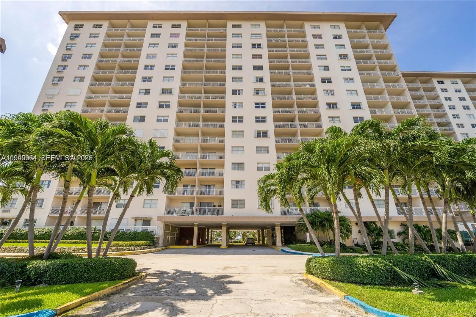 400 Kings Point Dr 1517, Sunny Isles Beach, Florid, Sunny Isles Beach, Florida 33160, 1 Bedroom Bedrooms, ,1 BathroomBathrooms,Residential Lease,For Rent,400 Kings Point Dr 1517, Sunny Isles Beach, Florid,A11945964